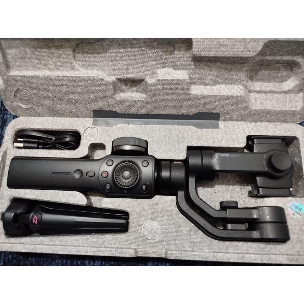 zhiyun smooth 4