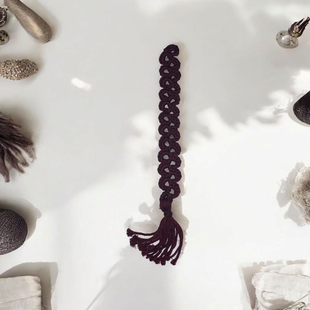 

marker with crescent moon design-penanda dengan desain bulan sabit