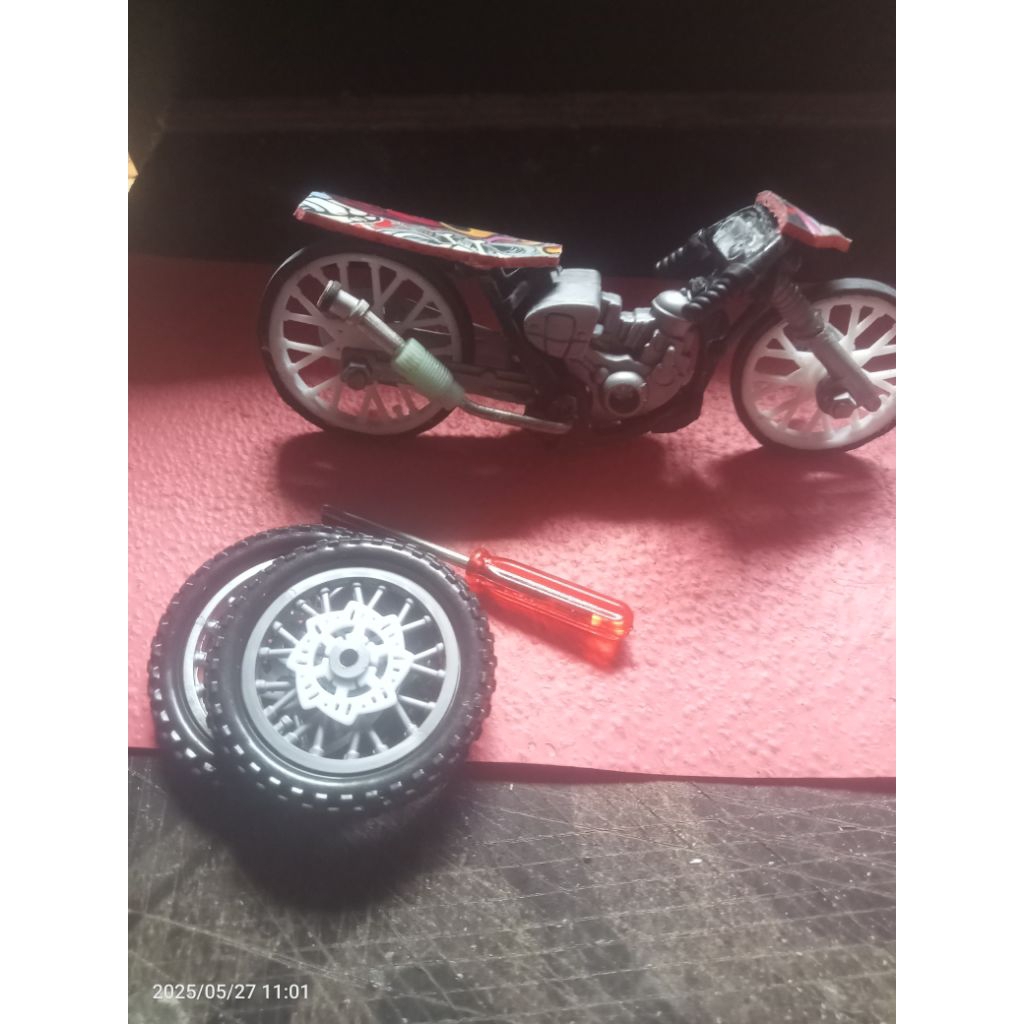 mainan miniatur motor drag racing bike