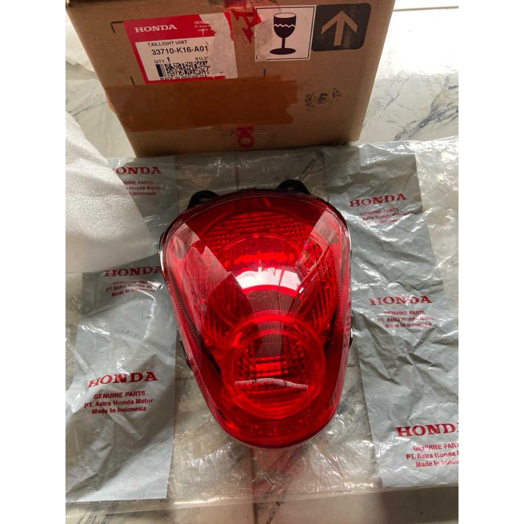 Lampu Belakang Stop Lamp Honda Scoopy Esp K16R (2015-2017) Scoopy K16G (2013-2015 Original