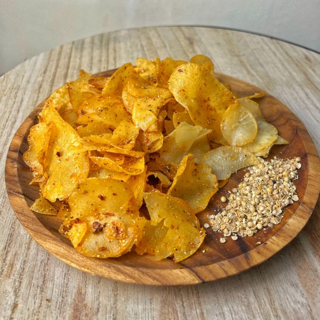

Kripik singkong kriwil rasa ketumbar pedas snackmu camilan keripik crispy food snack camilan makanan