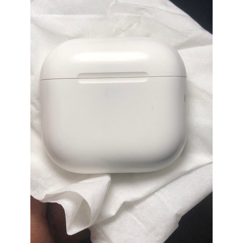 Airpods 4 / 4th gen apple original Charging case only