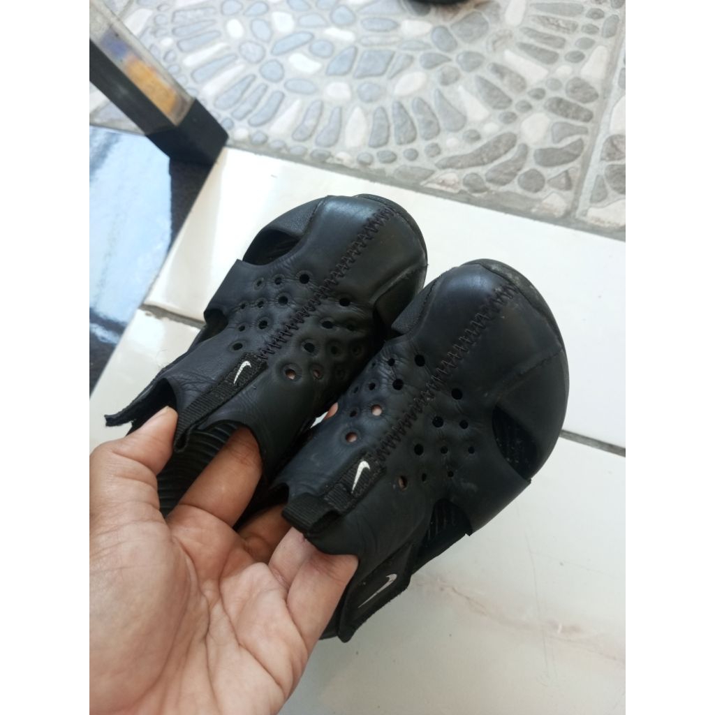 preloved nike sunray protec