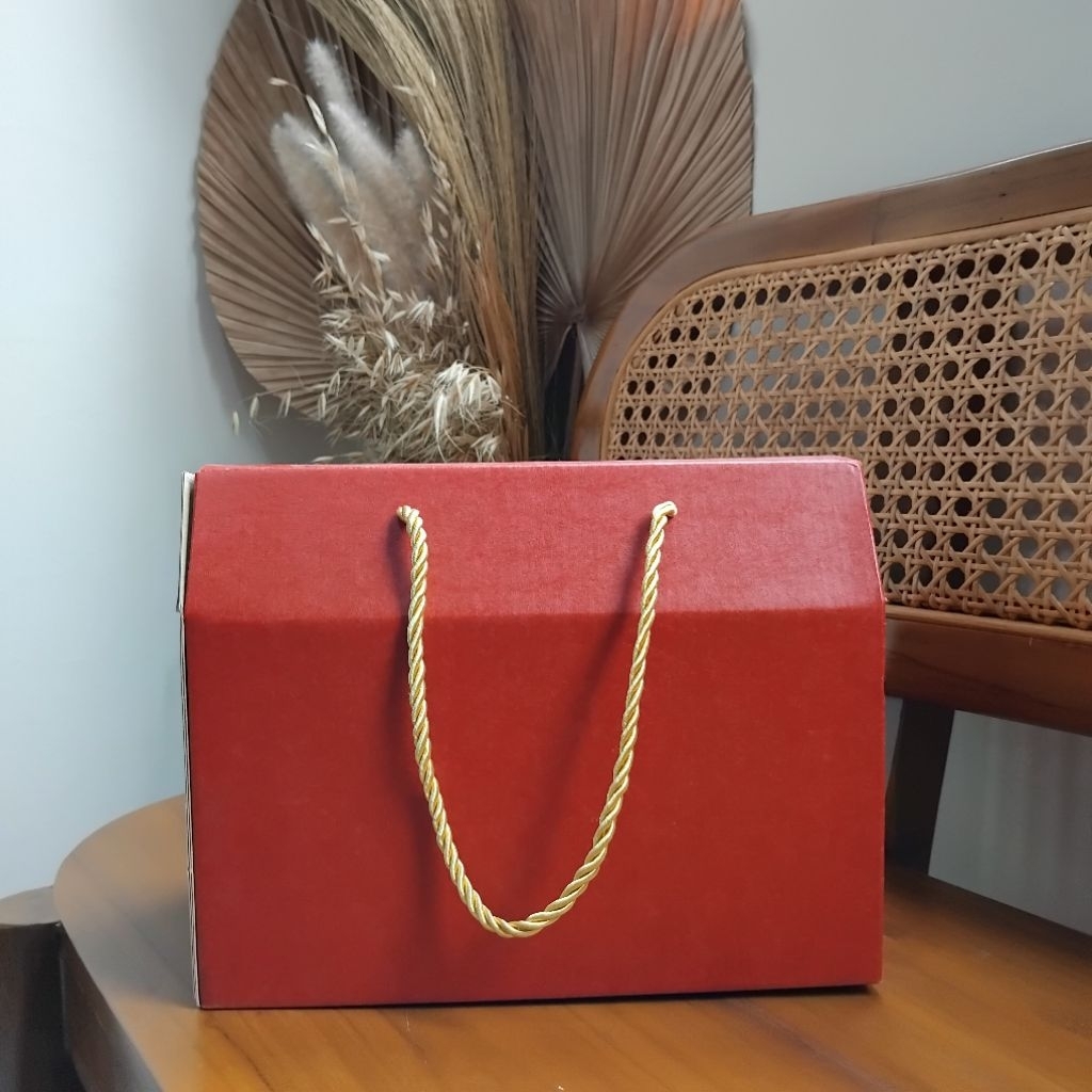 

Hampers Parcel Gift Box Kado Kotak Kosong Kardus Hadiah Souvenir Anniversary Birthday Engagement Ultah Perkawinan Wedding Sang Jit Seserahan Dry Food Makanan Kering Roti Cake