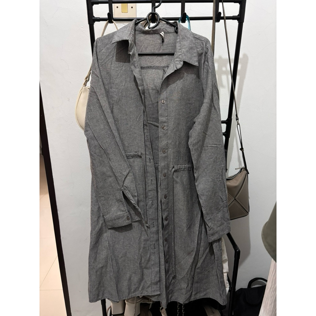 

Preloved (brand: Colorbox) Baju blouse kemeja cewe