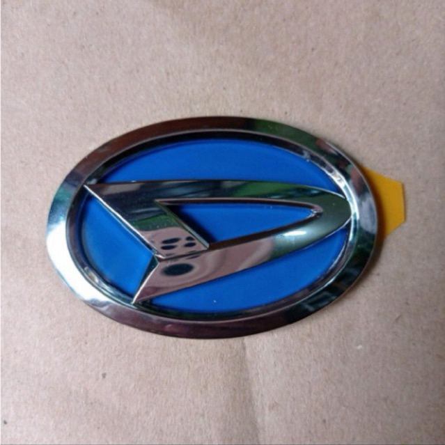 EMBLEM LOGO STIR DAIHATSU CHROME BACKGROUND MERAH DAN BIRU