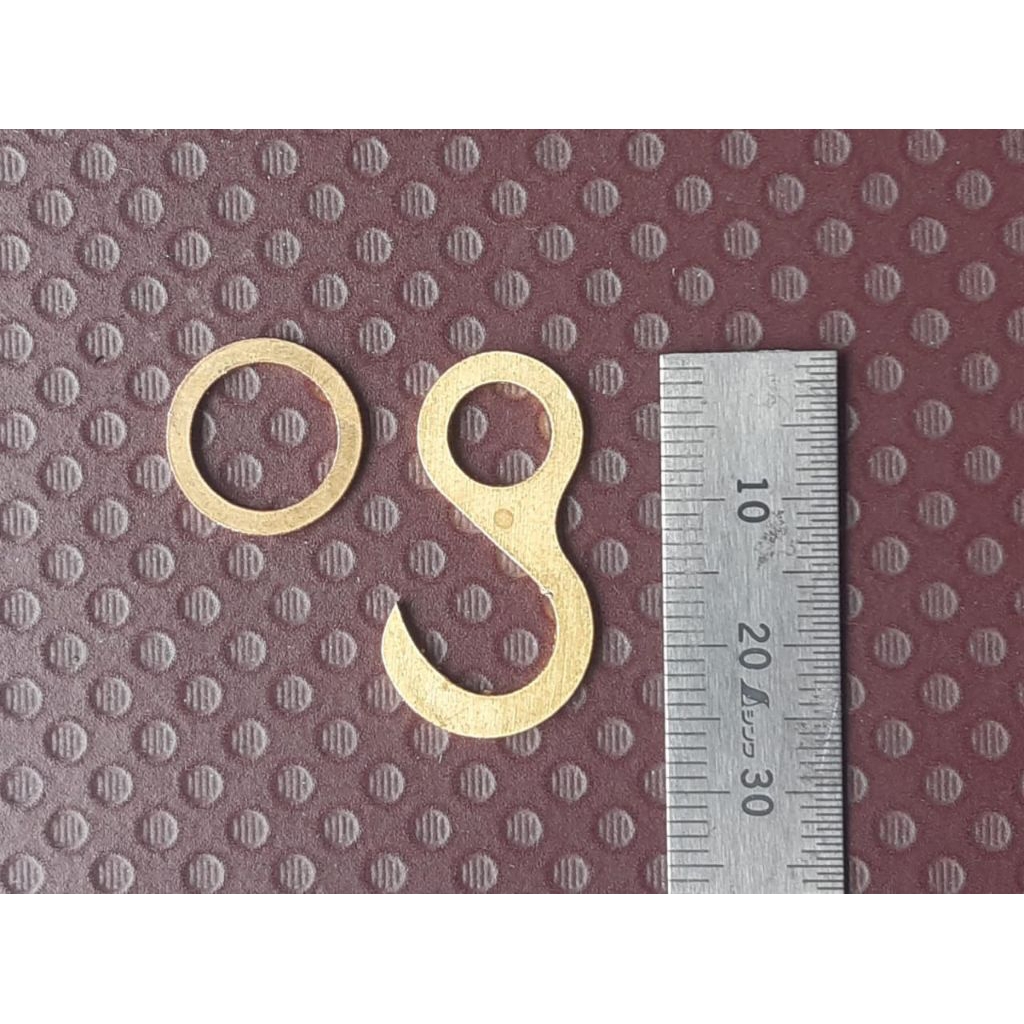 Cuckoo clock hook and ring. Pengait bandul jam kikuk