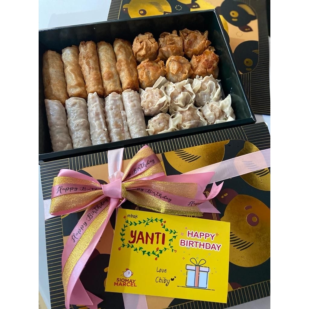 

Hamper ulang tahun isi 22 ori dan sosis mix
