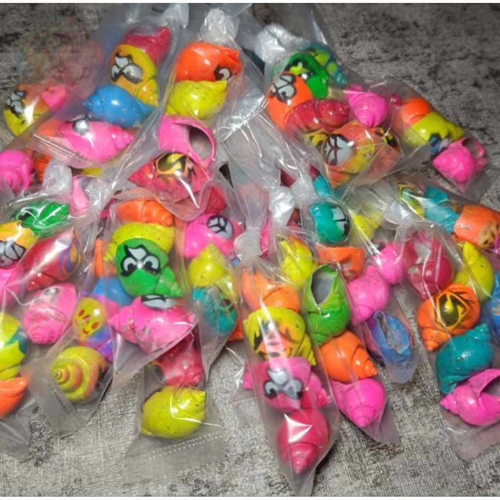 Cangkang kelomang warna warni