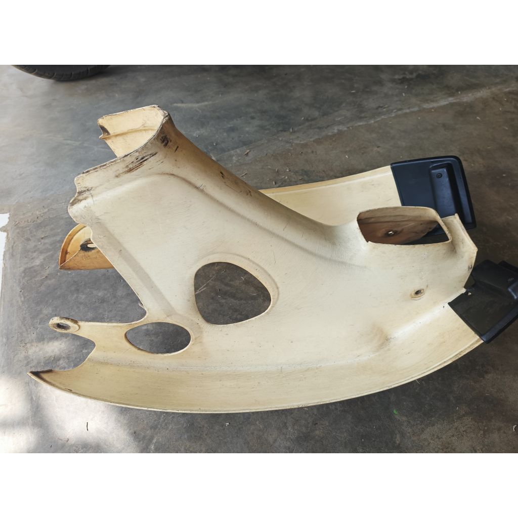 dek sayap depan Honda Supercup c700/c800 Engkol Engkel Original