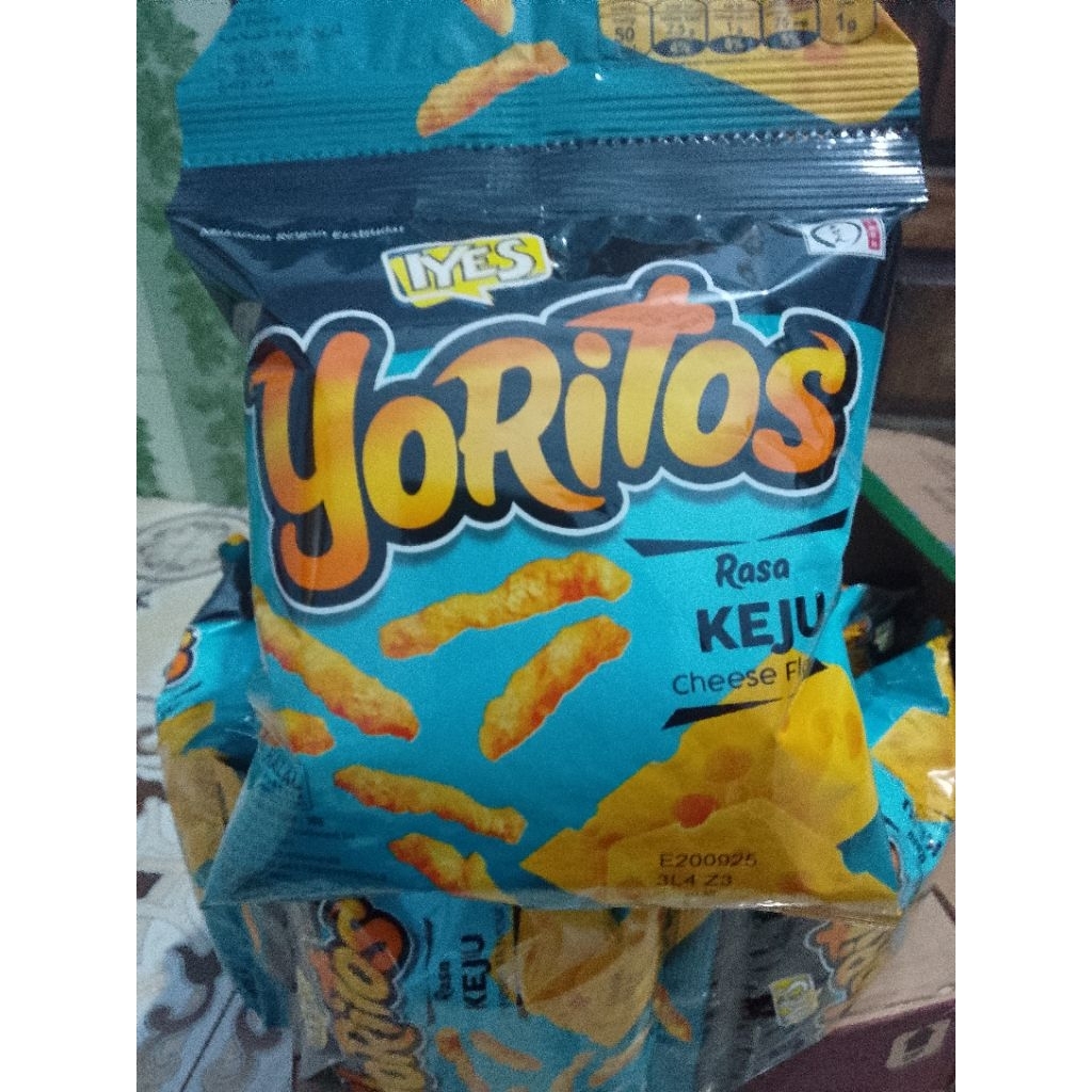 

Snack Yoritos 3 rasa,1renteng 10pcs,18g.eceran 2000.