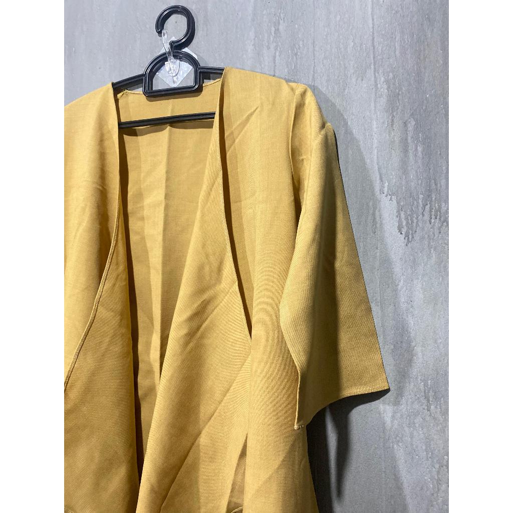 Outer/ Blazer Kuning Kunyit No Brand