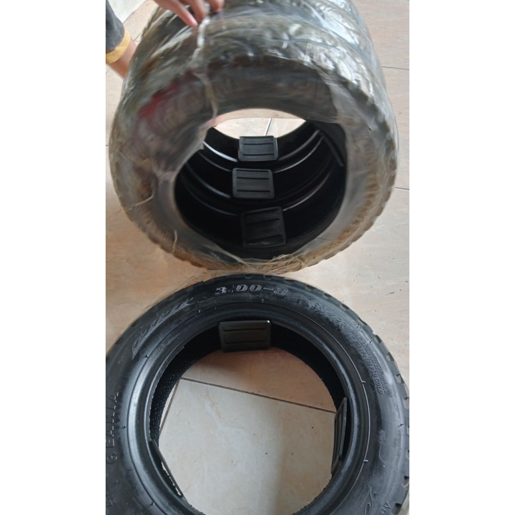 ban sepeda listrik roda 3/vespa ukuran 300 - 8 tubbles.