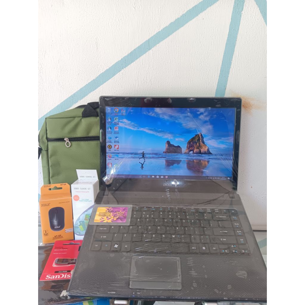 Laptop acer aspire 4349 Intel inside/Ram 3/SSD 256 Gb. Cocok untuk kuliahan ataupun sekolahan