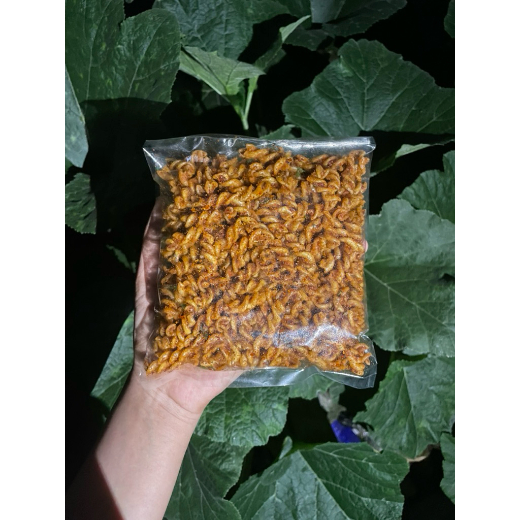 

MAKARONI URIL DAUN JERUK 500 GRAM - MAKARONI URIL BUMBU MELIMPAH DIJAMIN ENAK