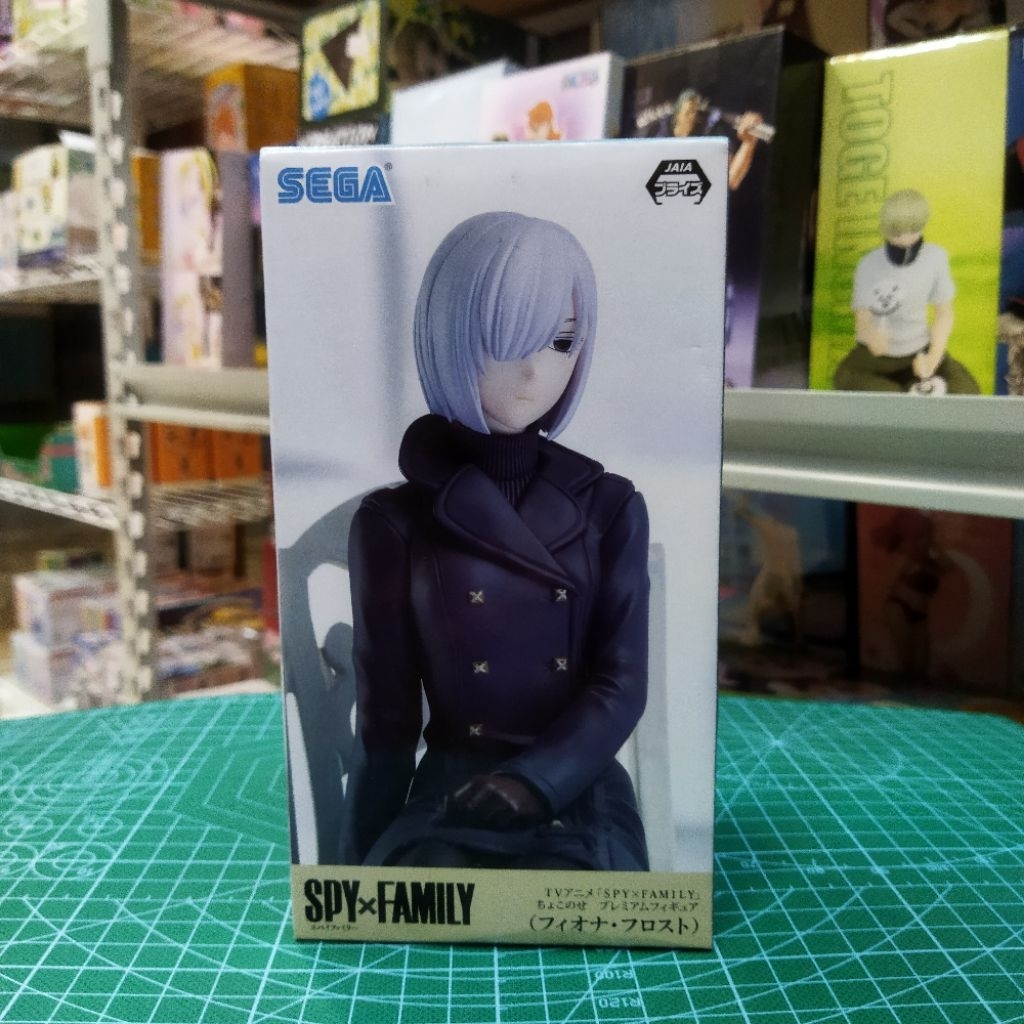 SEGA Spy x Family Fiona Frost Premium Perching Figure
