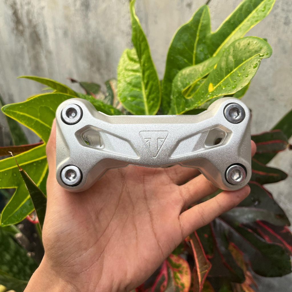 RAISER TRIUMPH ORIGINAL RAISER STANG TRIUMPH ORIGINAL LIKE NEW