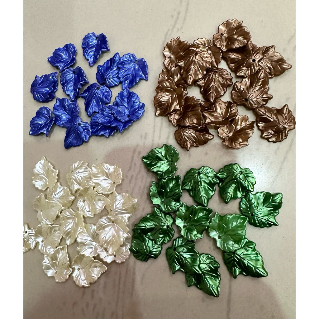 Daun Anggur Mutiara Manik / Mote Akrilik