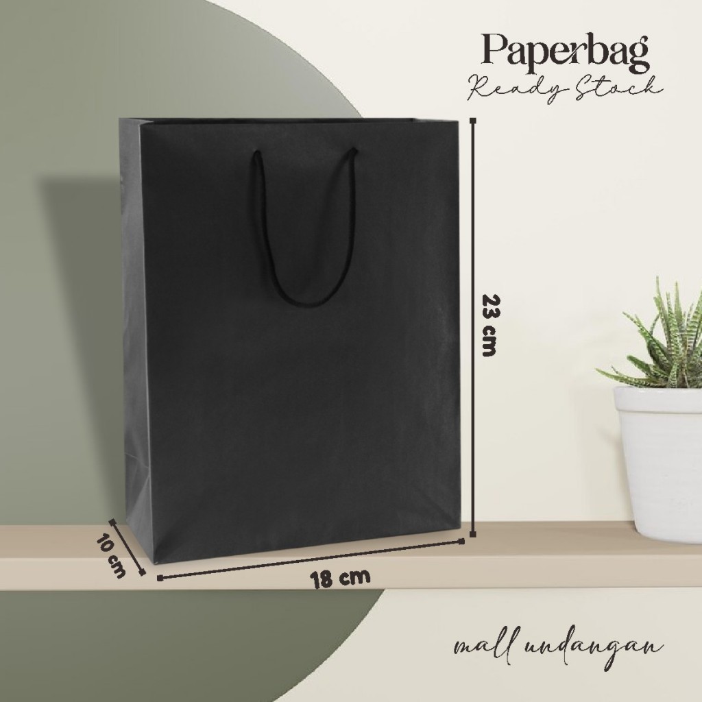 

(12 PCS) PAPER BAG HITAM POLOS UKURAN 18 x 23 x 10 CM - TAS SOUVENIR PERNIKAHAN BAHAN KERTAS SOFT KARTON 1 LUSIN