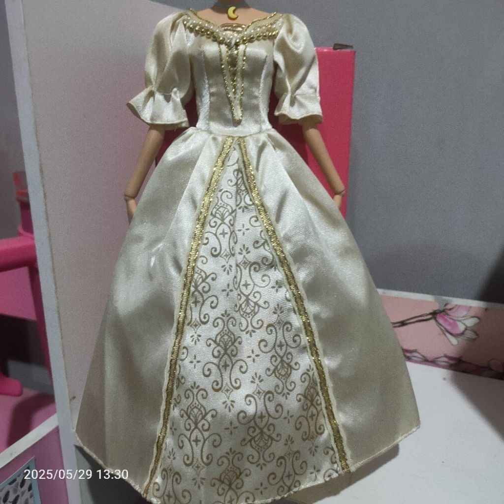 Gaun Barbie princess Ori mattel