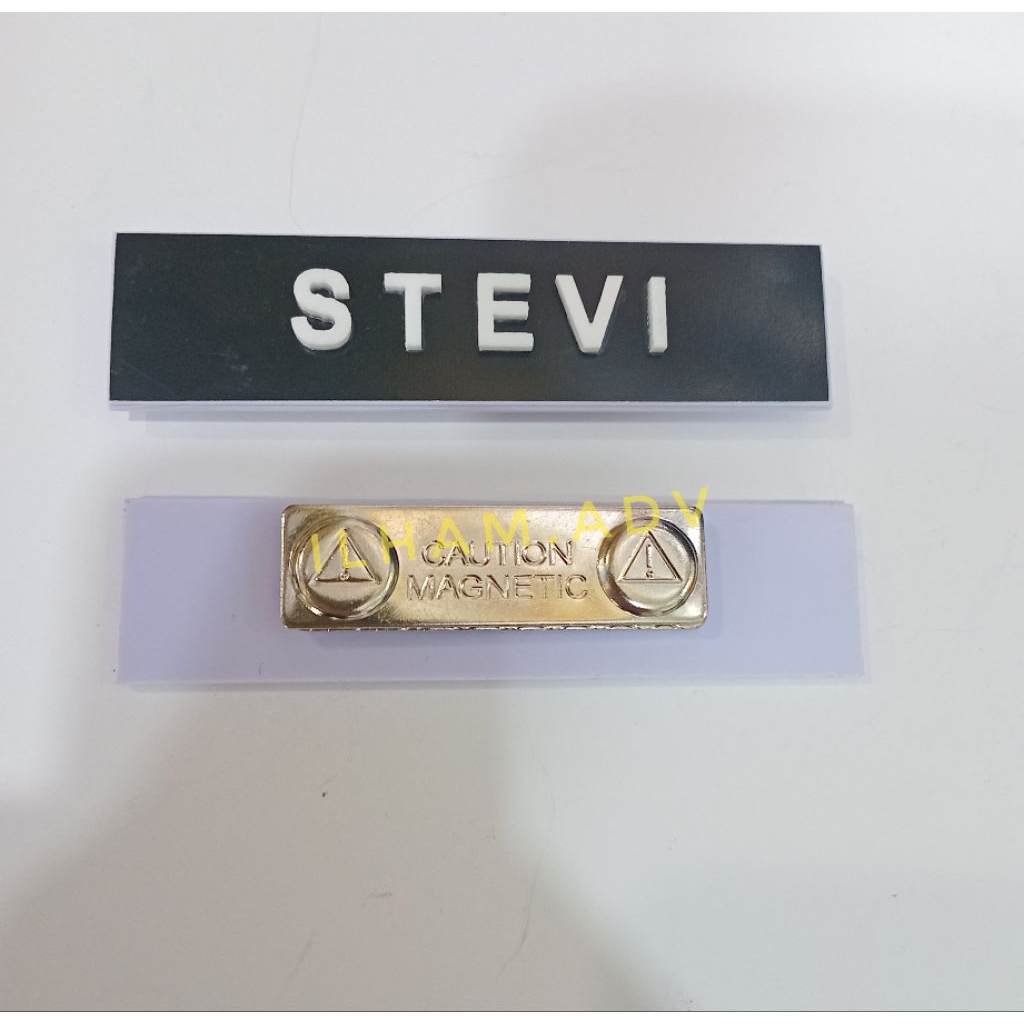 

Papan Nama Dada Timbul Acrilik Nametag Timbul Magnet/Peniti