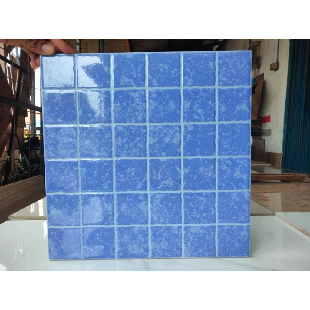 KERAMIK MOZAIK KOLAM RENANG DIAMOND 30X30 REBANA/UKULELE BLUE