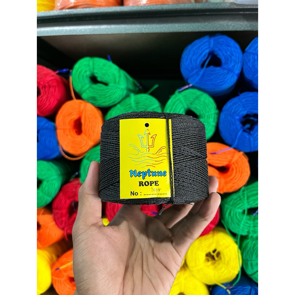 

Tambang 1mm 200 meter Hitam Neptune Rope / Tambang Kecil 1 mili - Tali Karamba / Tali Layangan