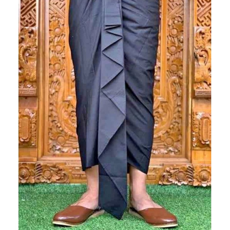 KODE M87N Kamen Bali Pria Dewasa Saput Setengah Jadi Hitam Dan Putih