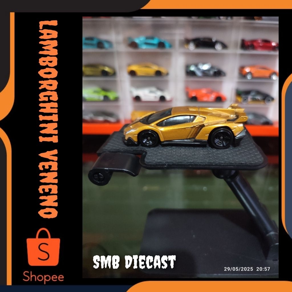 HOT WHEELS LAMBORGHINI VENENO GOLD FROM GIFT PACK LOS (REGULER)
