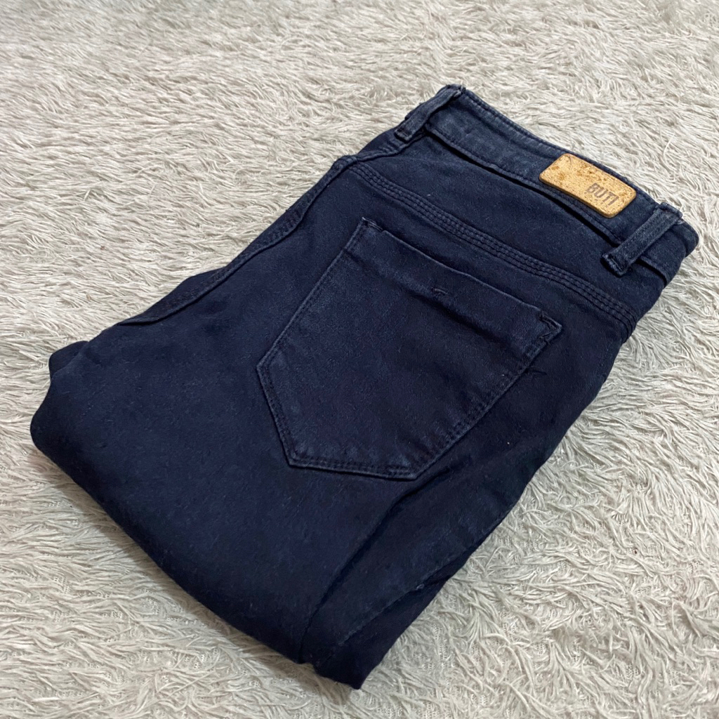 preloved celana jeans hitam slimfit BUTI