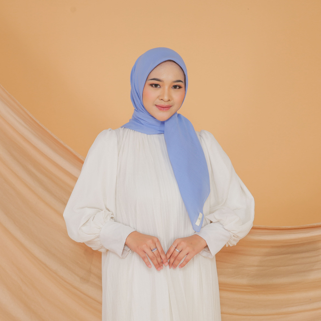 Delmoon Hijab Paris Premium Baby Blue - Jilbab Segi Empat Polos Bahan Paris Elegan