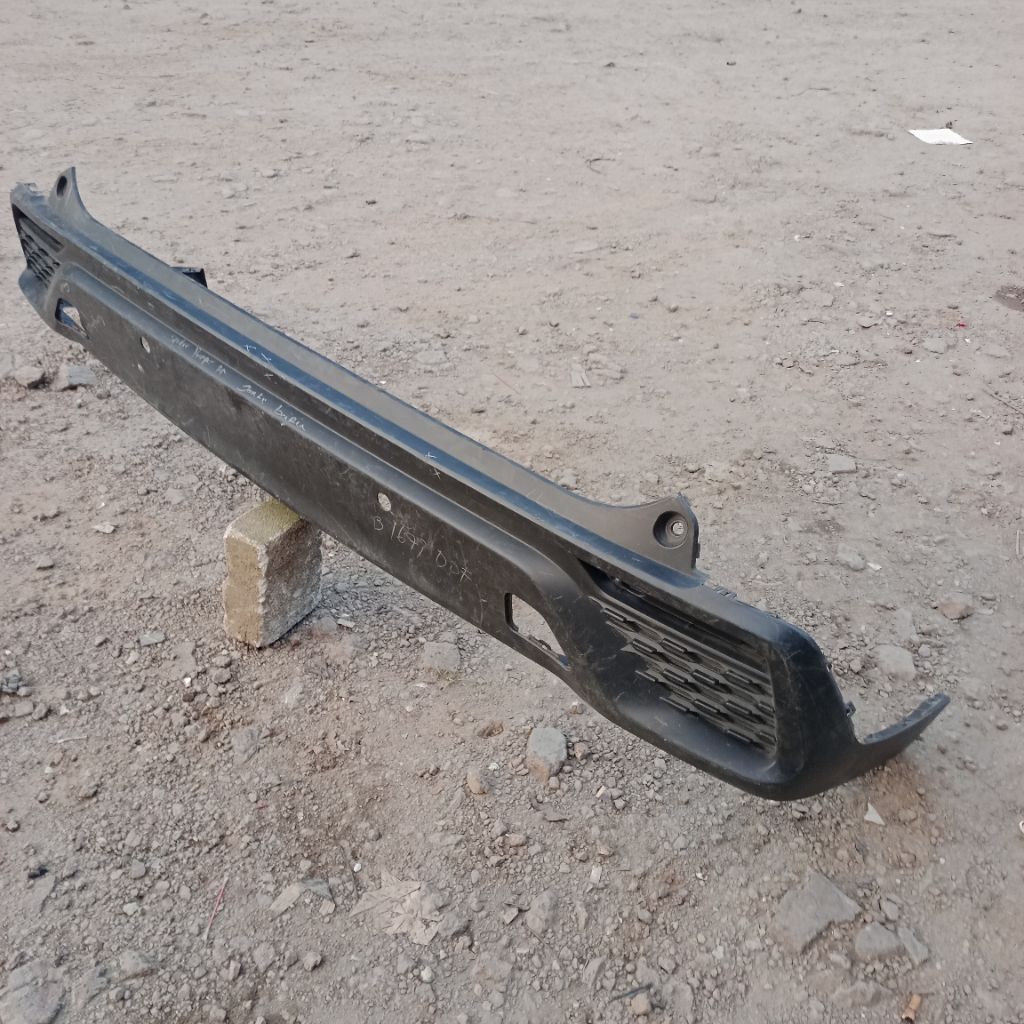 Bumper belakang bawah innova zenix