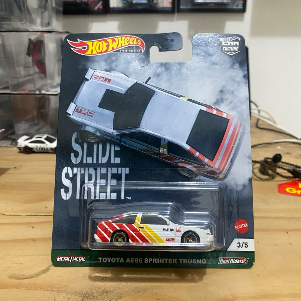 Hotwheels Toyota AE86 Sprinter Trueno Slide Street