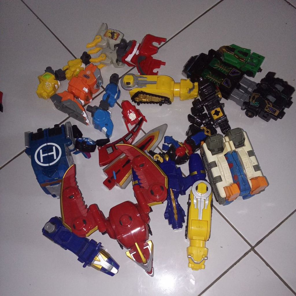 Part megazord figure