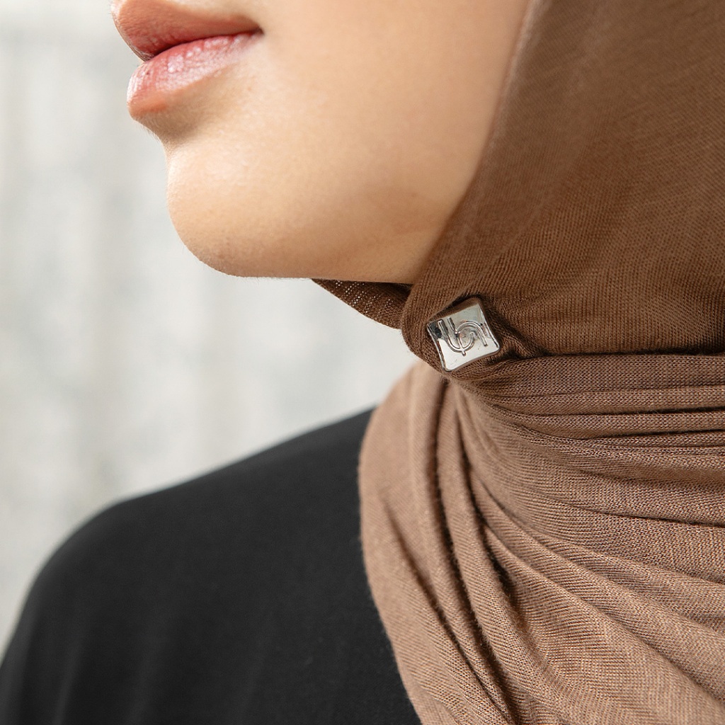 Lozy Hijab - Magnet Pin Signature Square Type (Pin Hijab Magnet Lozy)