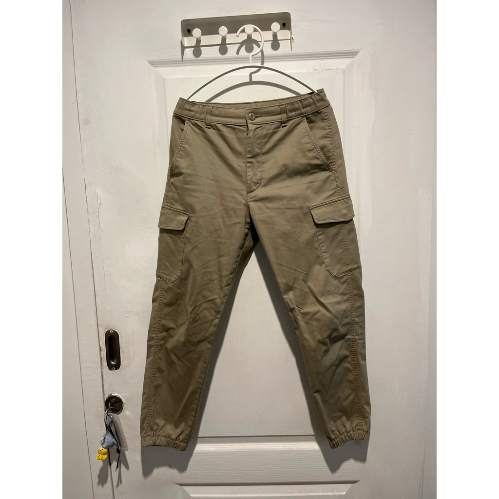 [PRELOVED] UNIQLO CELANA PANJANG CHINO PRIA WANITA Aesthetic Jalan Hangout Pergi Main Jalan Nongkron