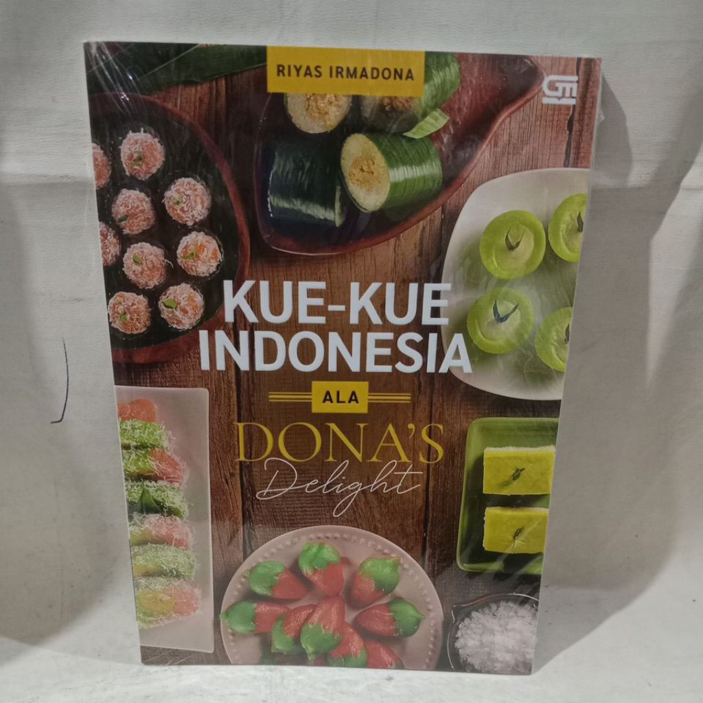 Buku Kue Kue Indonesia Ala Dona's Delight -Riyas Irmadona