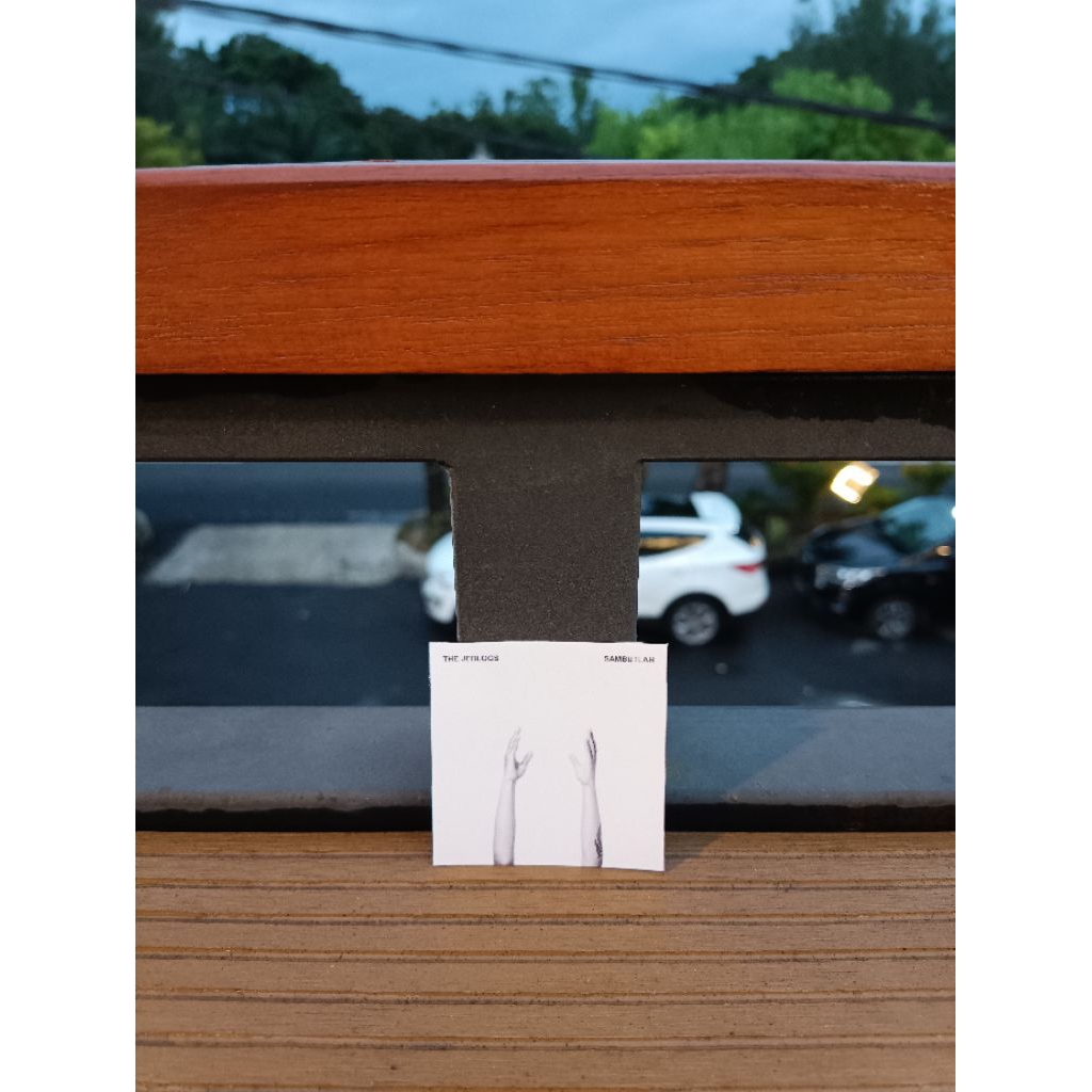 

STIKER SKENA/KALCER/BAND The jeblogs bersandalah , vinyl premium anti air ,serbaguna untuk helm,laptop,tumbler,dan benda-benda kalcermu lainnya.