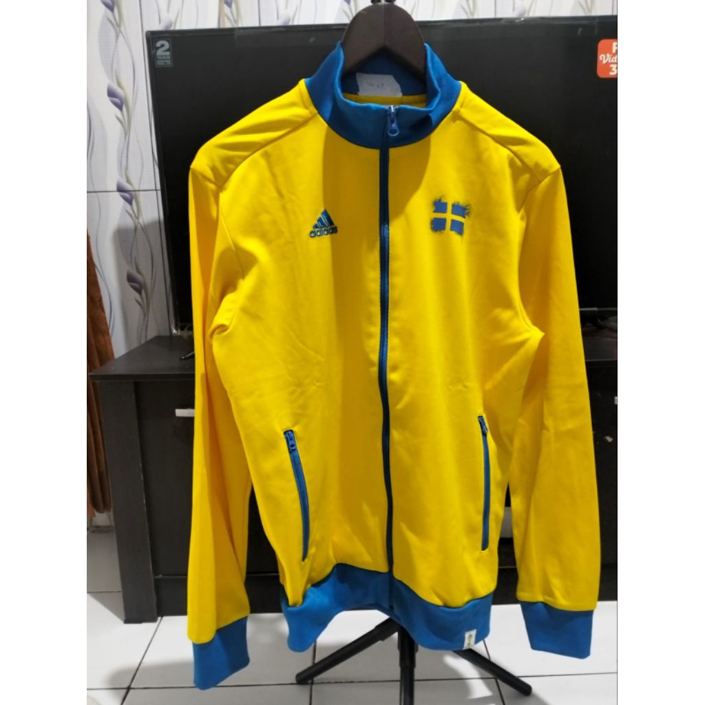 Tracktop Adidas swedia