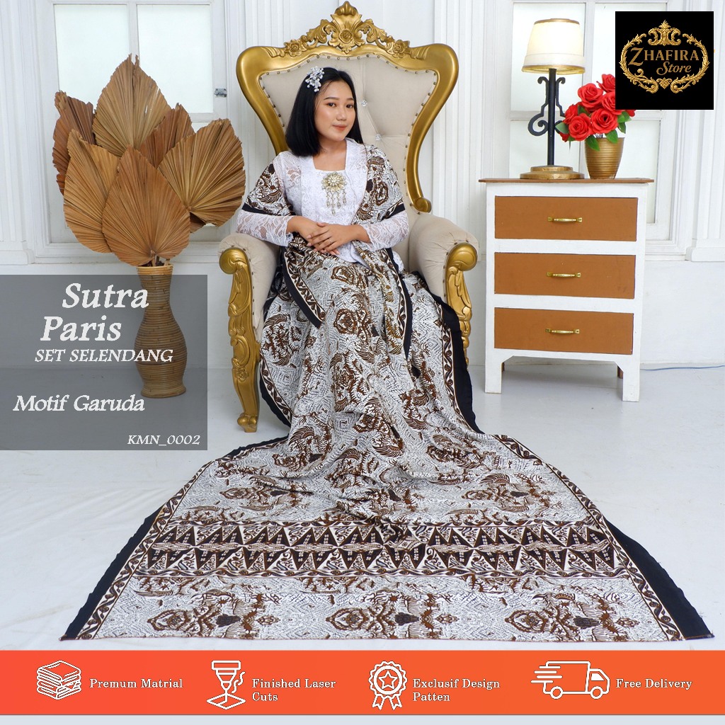 Kamen Lembaran Bali Endek Bahan Sutra Paris Adem Warna Putih Motif Batik Garuda