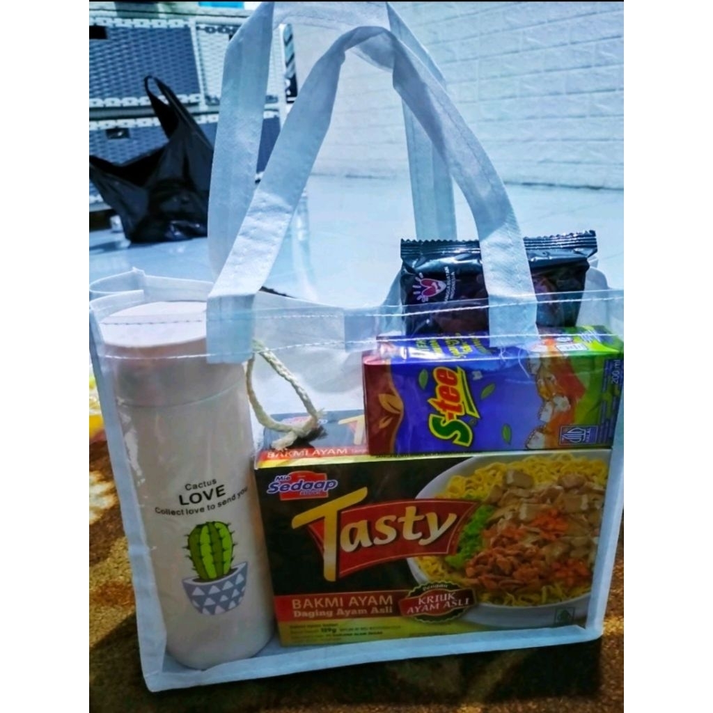 

Tas Mika Spunbond P25xL13xT20 Souvenir Ulang Tahun Anak Bingkisan Snack