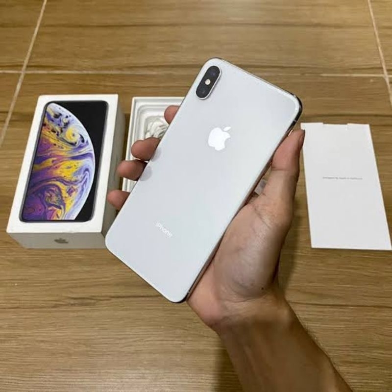 DUS BOX IPHONE XR DAN IPHONE 8 SECOND
