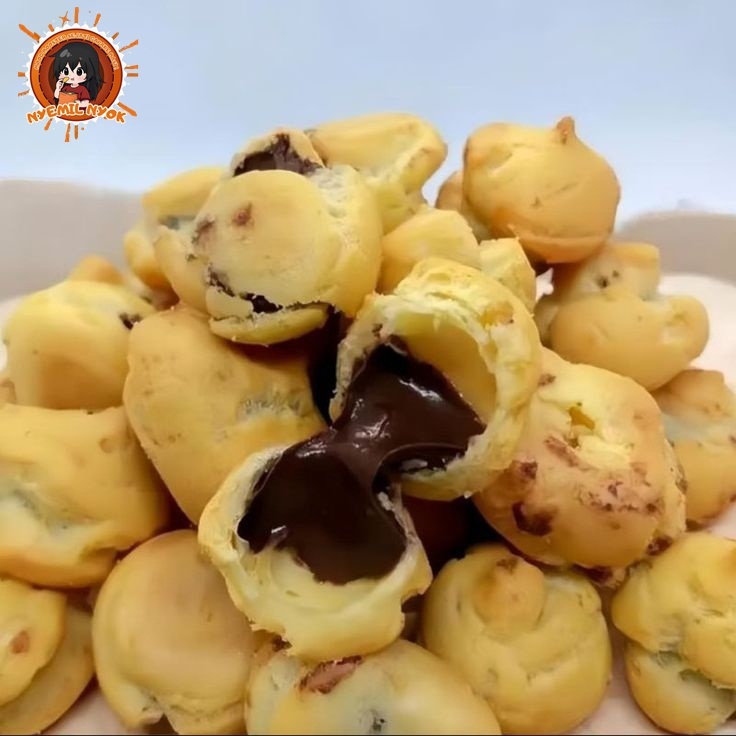 

Sus Kering Isi Coklat 250gr - Snack Cemilan Manis Kue Choux Mini Soes Filling Cokelat Pasta Kiloan