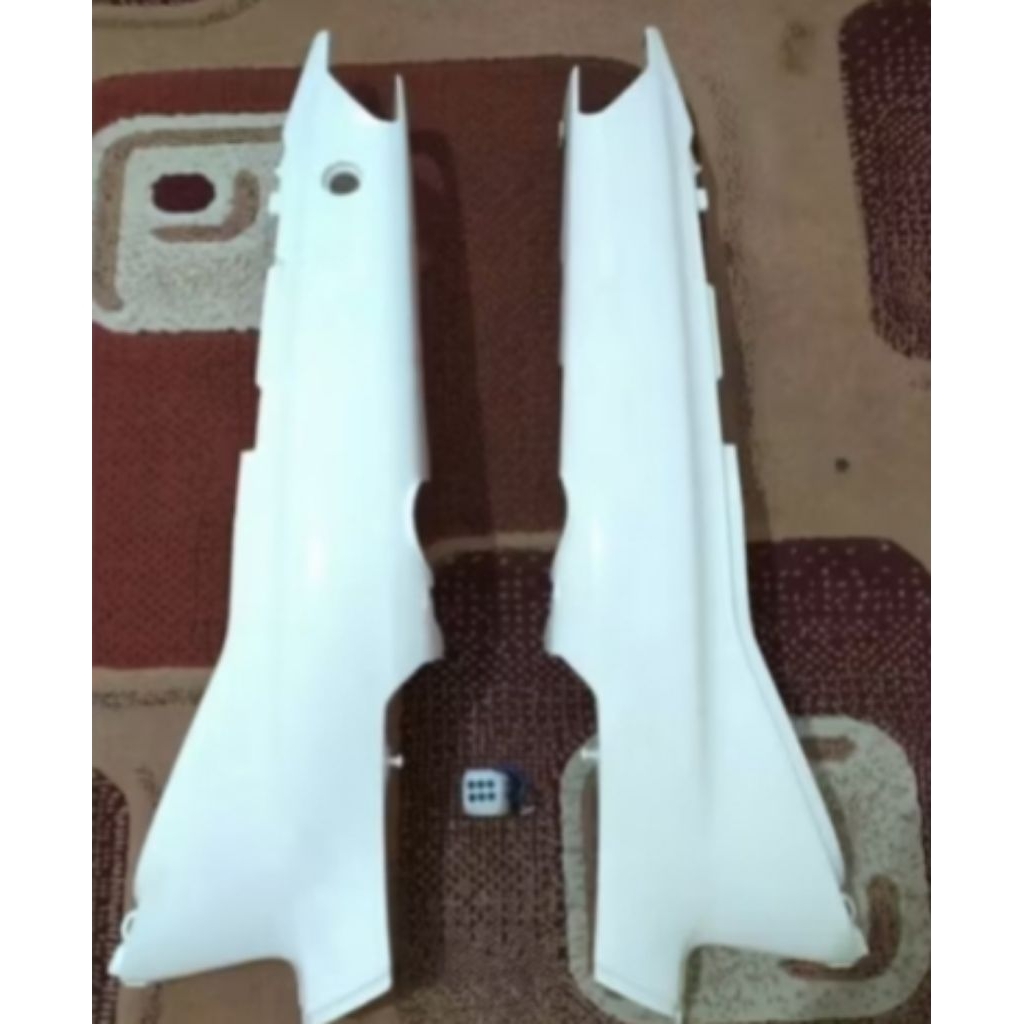 Cover body belakang motor Yamaha force one Force1 Warna PUTIH