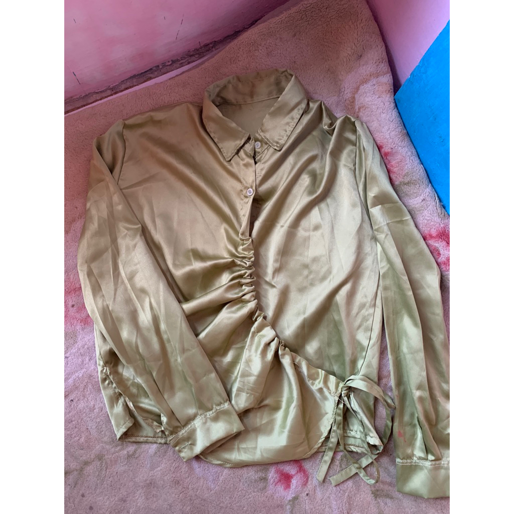 Kemeja Kancing serut