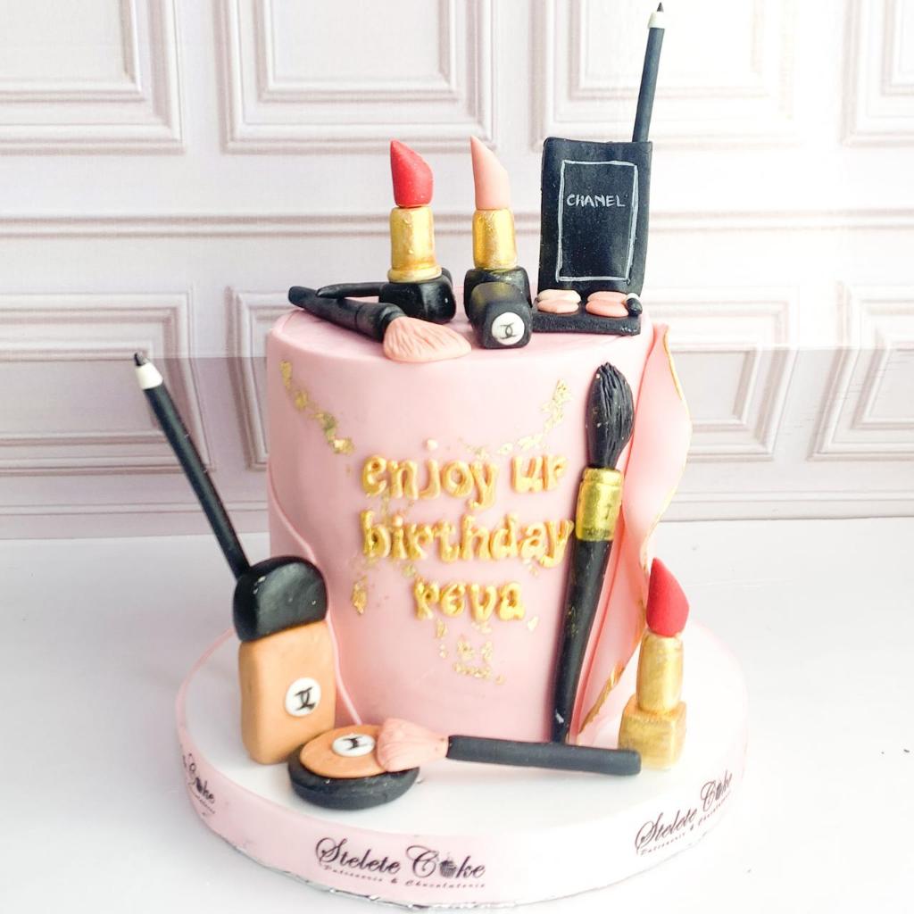 

Kue Ulang Tahun/Birthday Cake/Kue Ultah Tema Make Up/Kue Make Up/Kue Birthday Jakarta