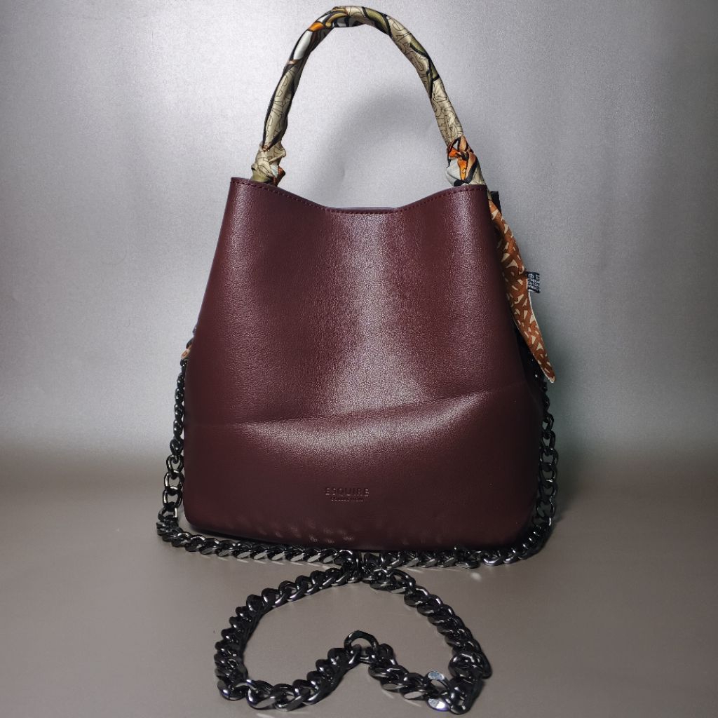 Preloved Esquire Maroon Bucket Bag Tas Selempang Wanita