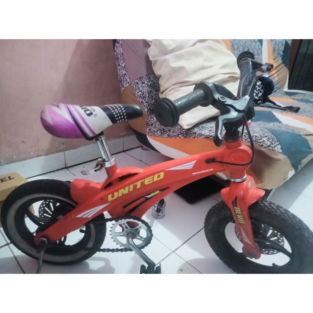 sepeda BMX united Aero ukuran 12 bekasi