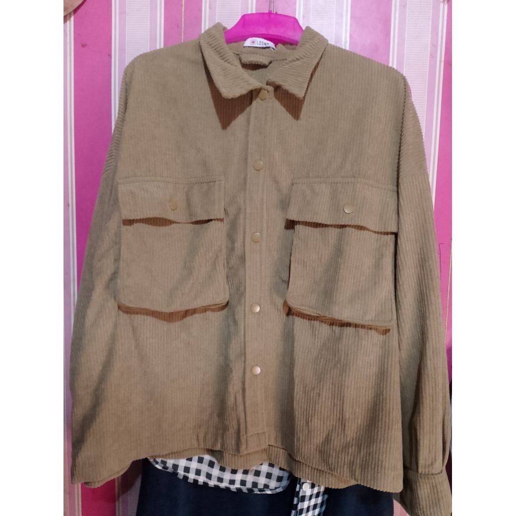 KEMEJA CORDUROY BRAND *LOONEY TUNES*