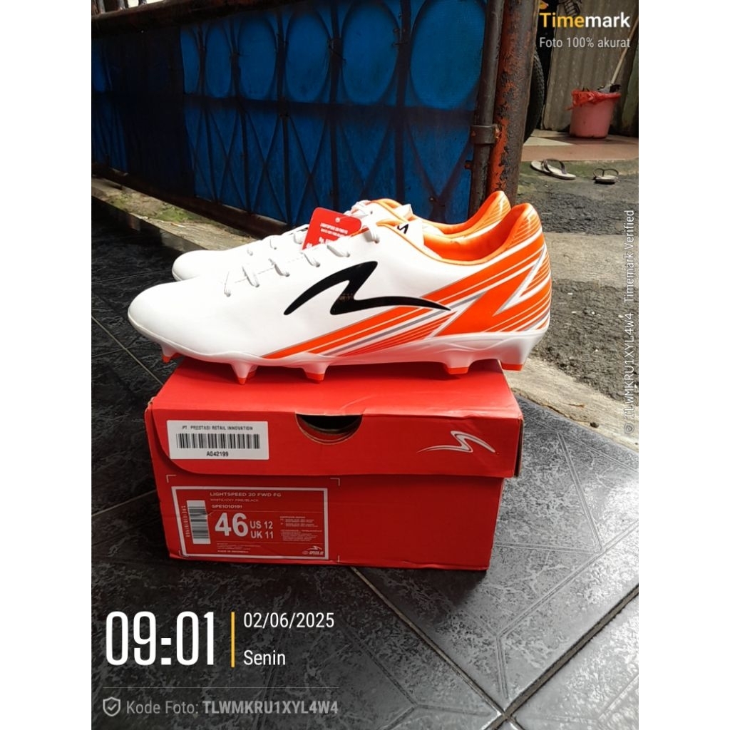 Sepatu bola specs lightspeed 20 FWD FG White oxy fire black original size 46